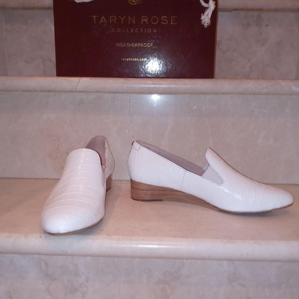 Taryn Rose Claudia White Loafers..8.5M